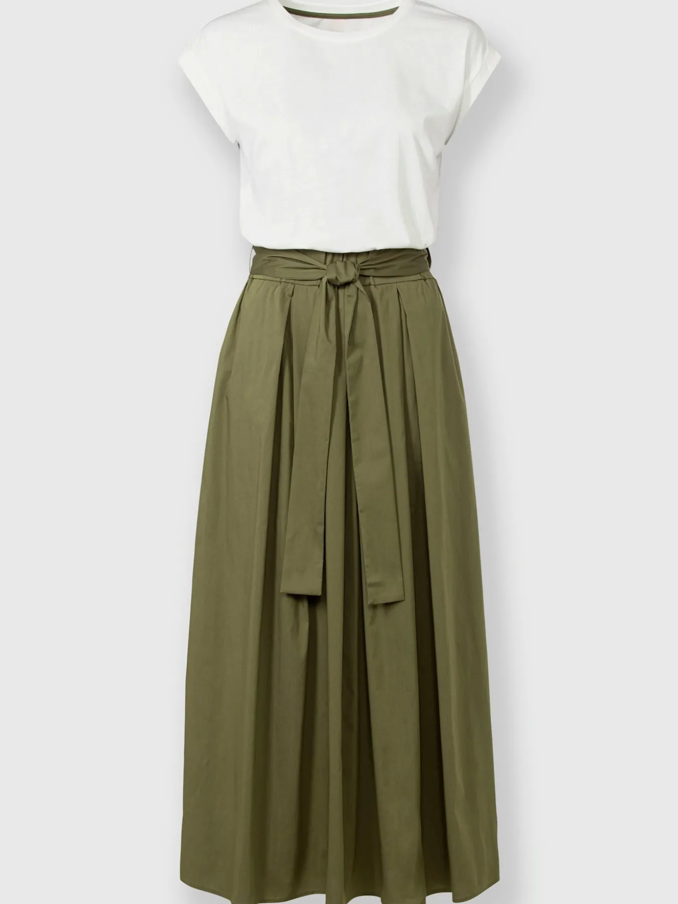 Robe longue haut et jupe en différents matériaux