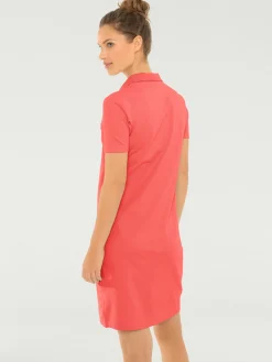 Robe longueur au-dessus du genou, style polo