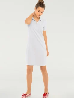 Robe longueur au-dessus du genou, style polo