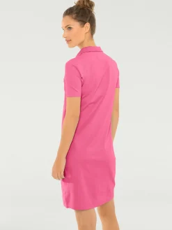 Robe longueur au-dessus du genou, style polo