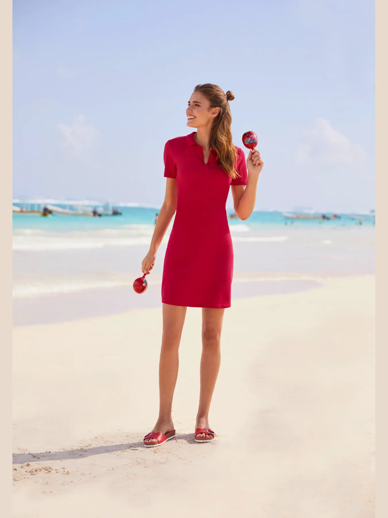 Robe longueur au-dessus du genou, style polo