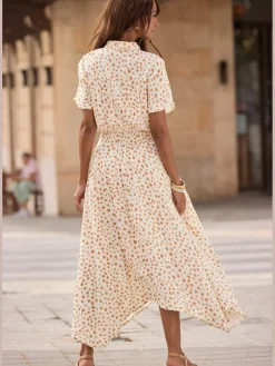 Robe mi-longue col chemisier tendance