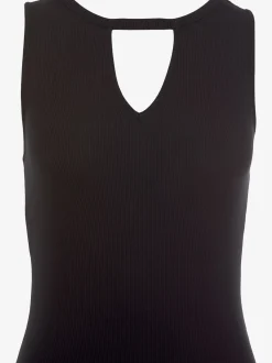Robe mi-longue découpes tendance à l'encolure