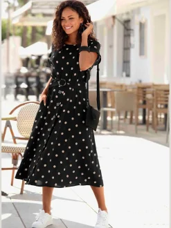 Robe mi-longue encolure haute