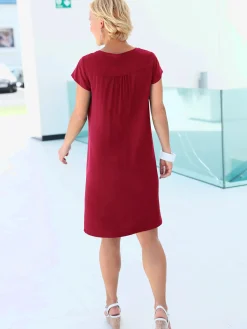 Robe évasée manches courtes col rond encolure en v