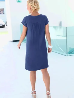 Robe évasée manches courtes col rond encolure en v