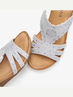Sandales avec détails brillants tendance