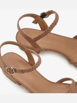 Sandales brides tressées raffinées