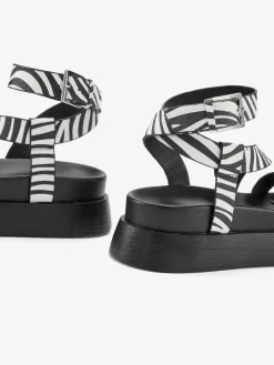 Sandales tendance avec semelle compensée