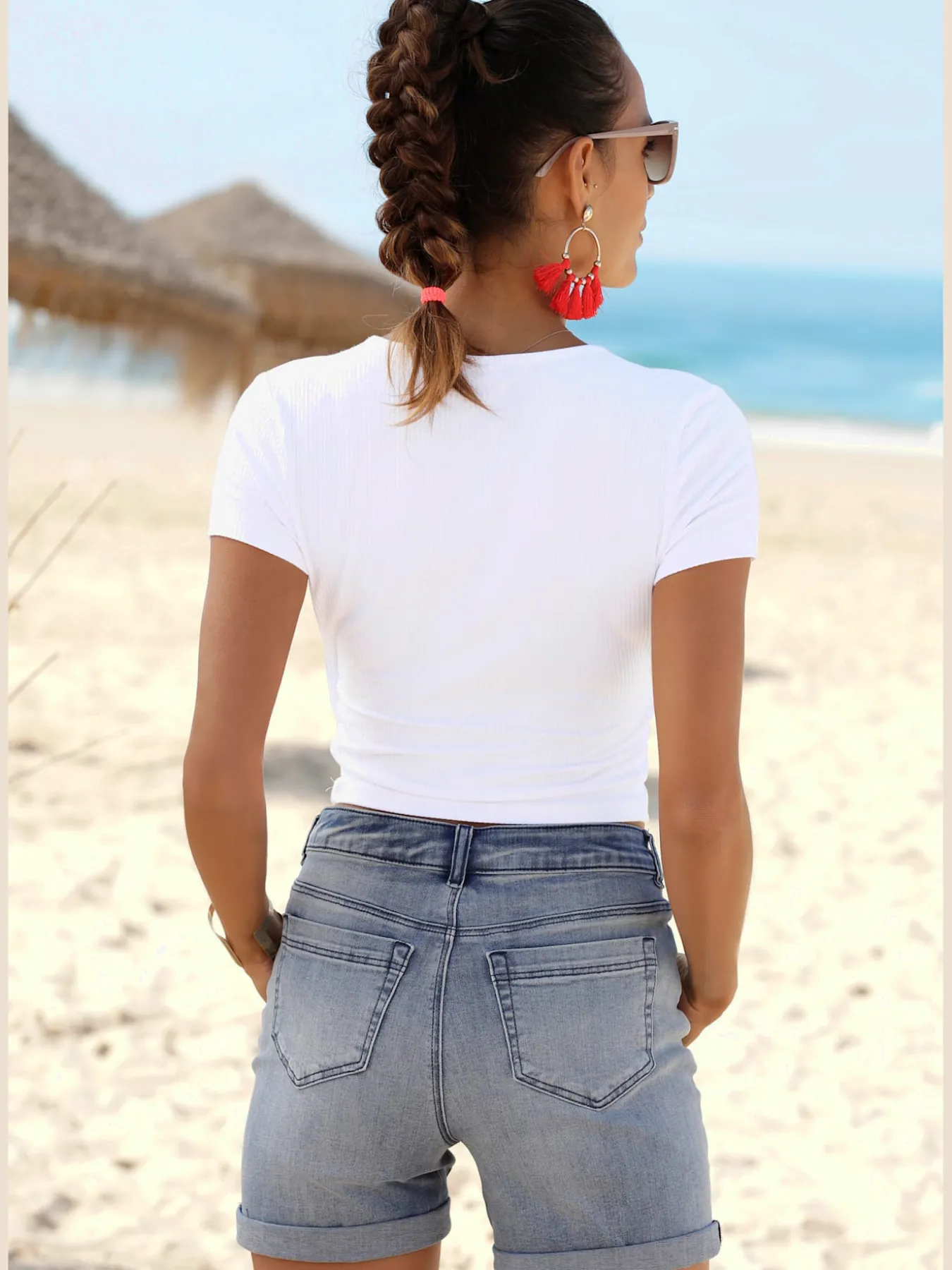 Short en jean taille haute avec patte de boutonnage tendance devant