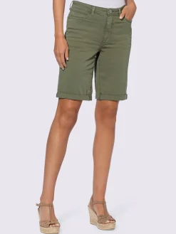 Short finition des jambes avec revers