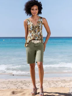 Short finition des jambes avec revers