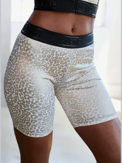 Short technique short performance avec motif léopard