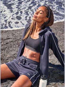 Shorts short avec passepoil contrasté