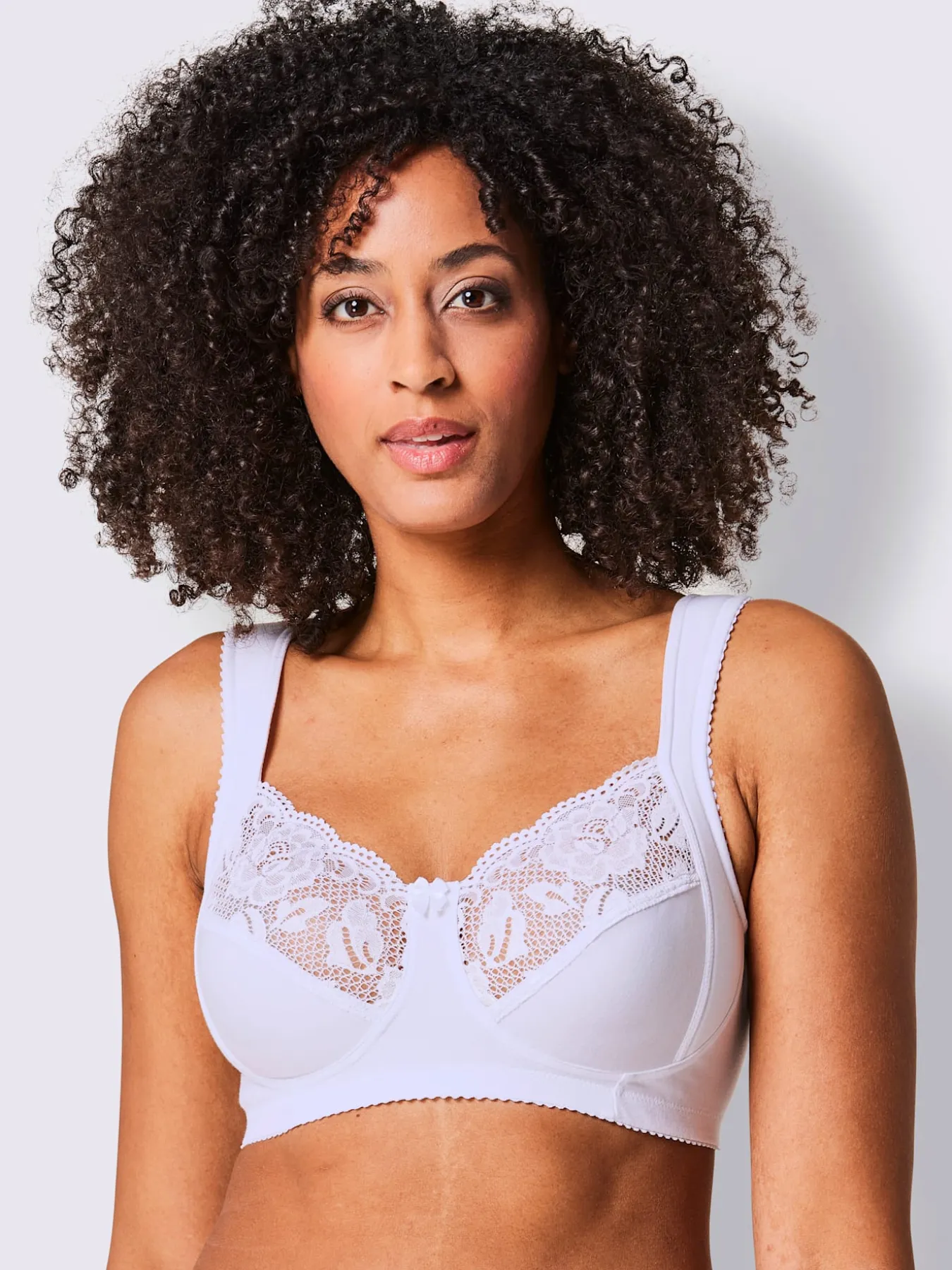 Soutien-gorge large sans armatures bon. b, c, d, e, f