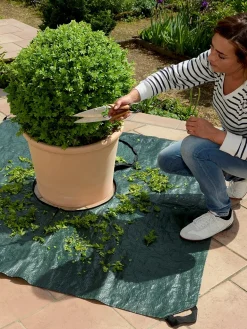 Support pour accessoires de jardinage plus de branches ni de feuilles dans la pelouse