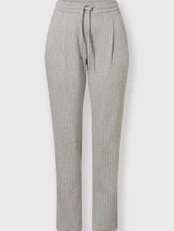 Tailleur pantalon fines rayures classiques