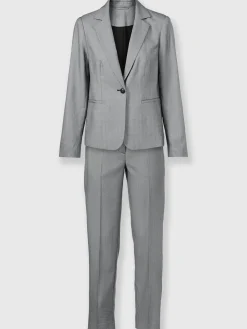 Tailleur pantalon intemporel et chic