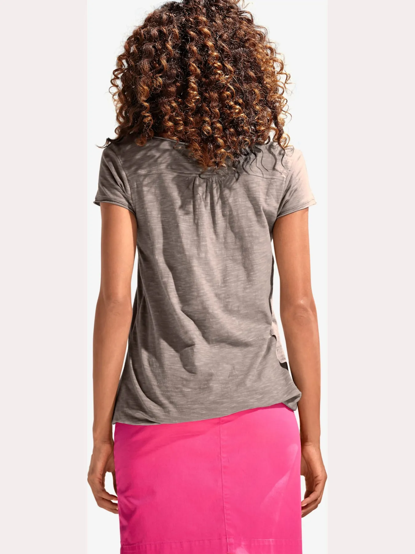 T-shirt à encolure ronde superbes détails en dentelle et boutons brillants