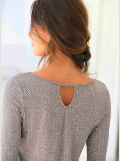 T-shirt à manches 3/4 découpe tendance dans le cou