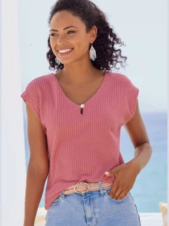 T-shirt à manches courtes encolure en v avec petite fente et perle décorative