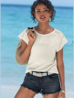 T-shirt à manches courtes empiècement crochet fin aux épaules