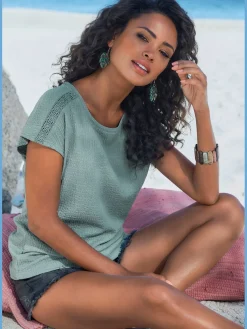 T-shirt à manches courtes empiècement crochet fin aux épaules