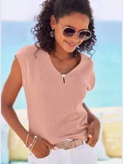 T-shirt à manches courtes encolure en v avec petite fente et perle décorative