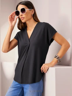 T-shirt à manches courtes encolure en v chevauchante