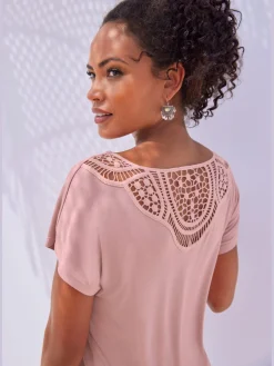 T-shirt à manches courtes empiècement en crochet doux au dos