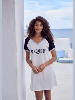 T-shirt de nuit court au style universitaire