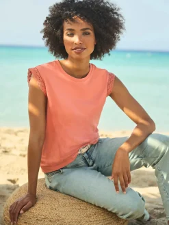 T-shirt empiècement en dentelle