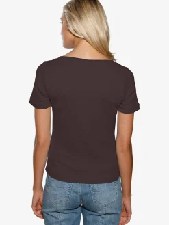 T-shirt grande encolure carrée