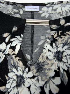 T-shirt long accessoire décoratif à l'encolure trou de serrure