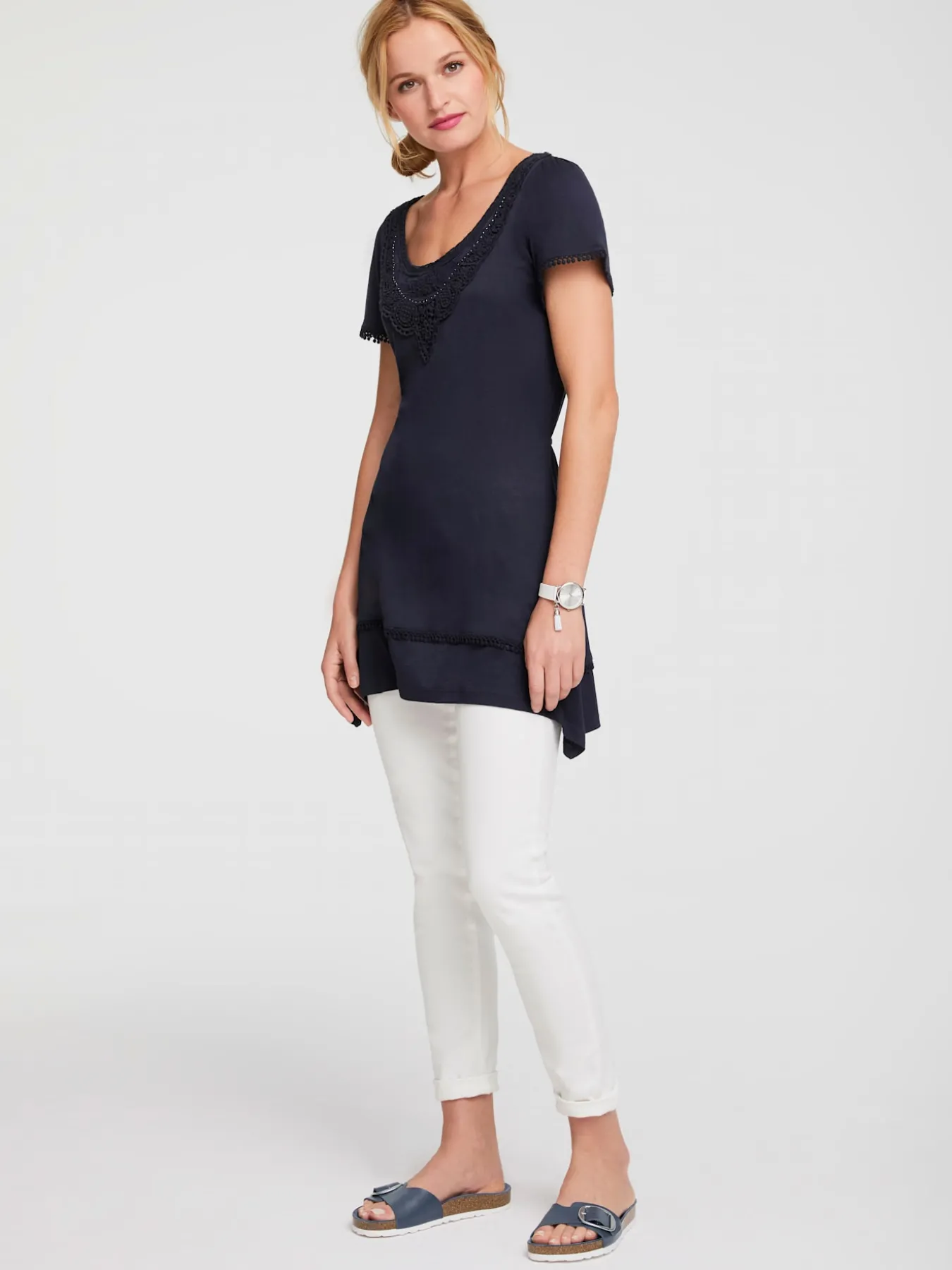T-shirt long superbes détails en dentelle à l'encolure