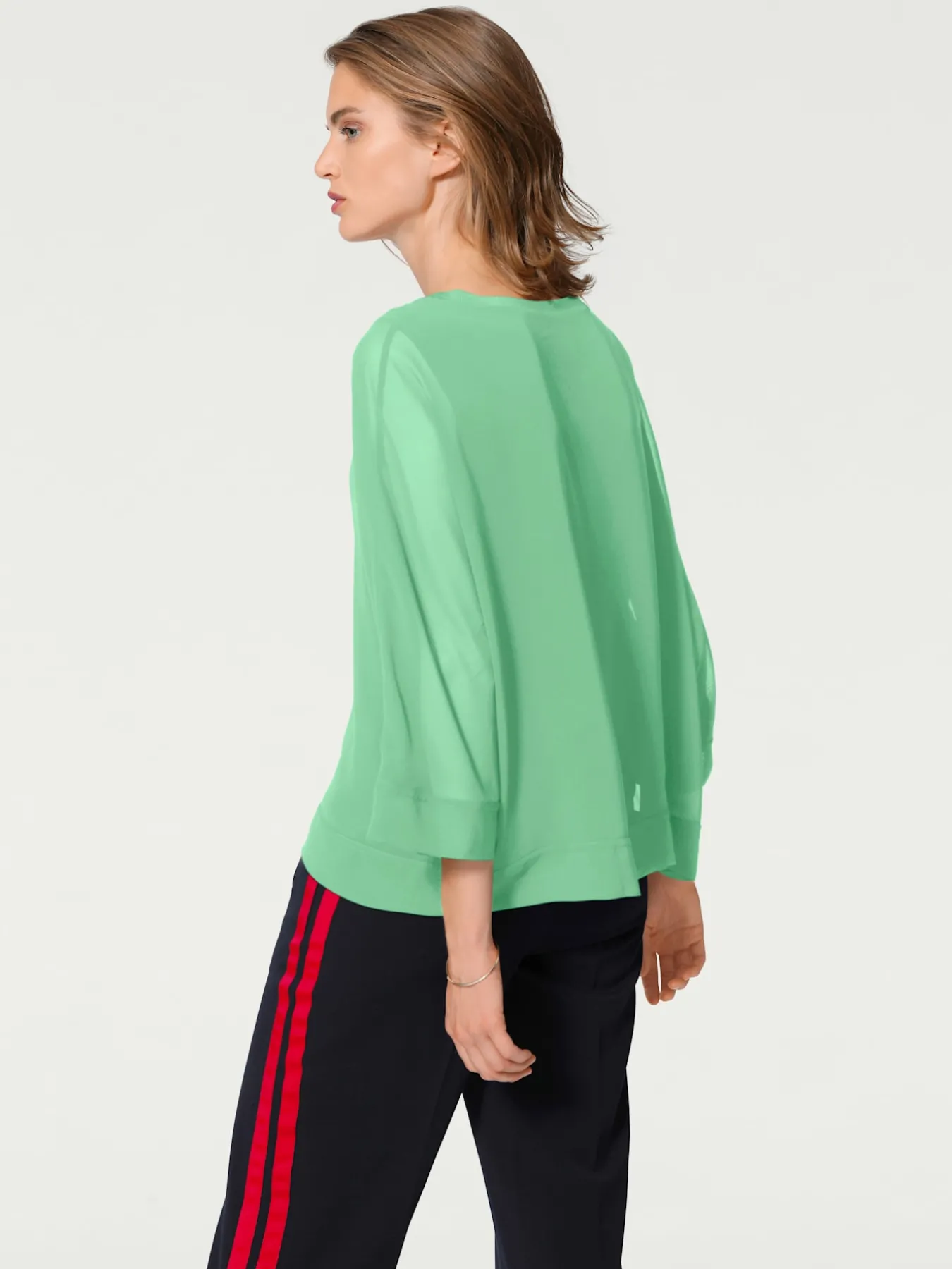T-shirt look ample tendance
