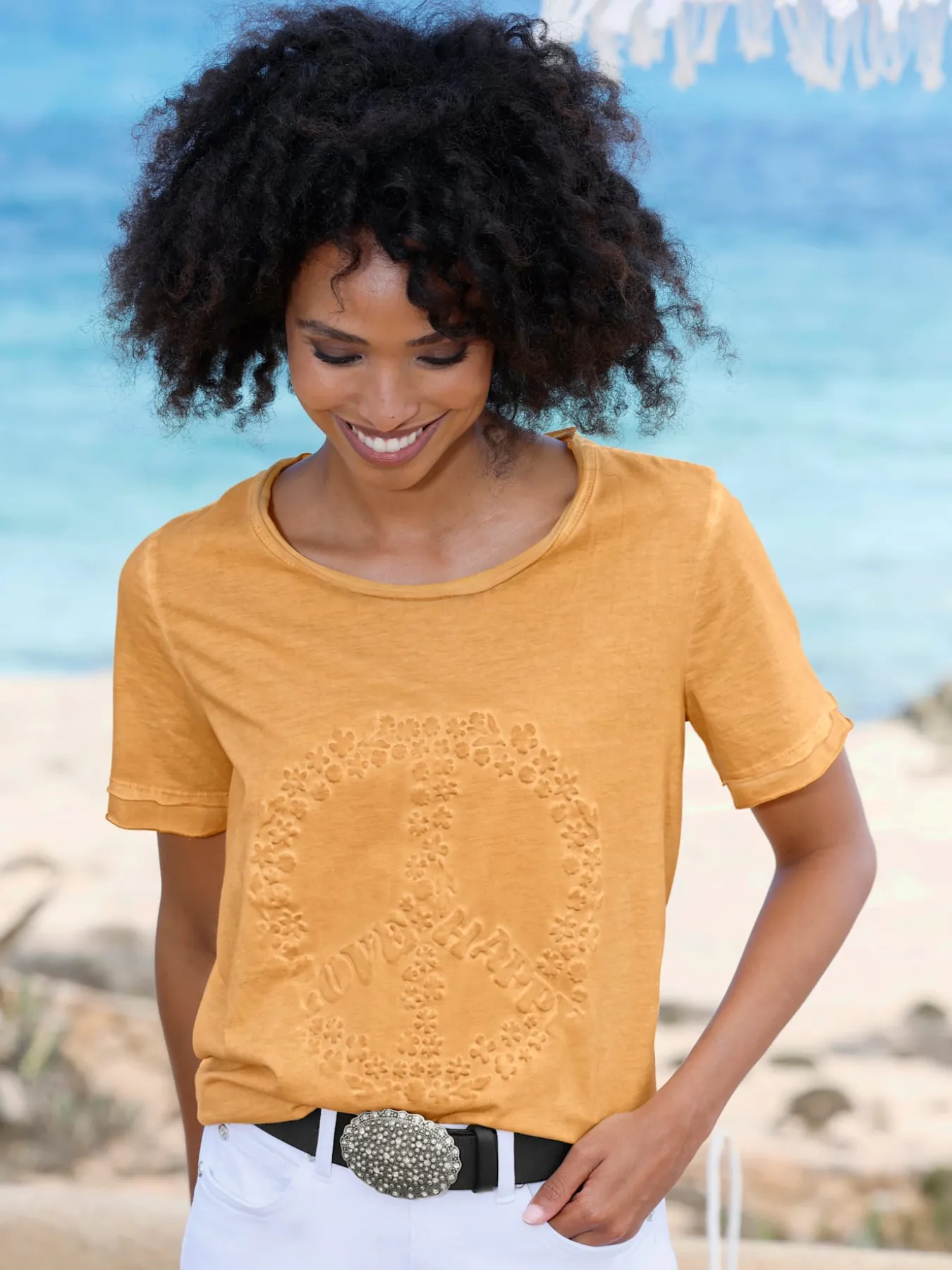 T-shirt motif gaufré tendance devant