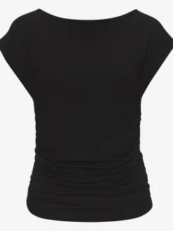 T-shirt un basique tendance