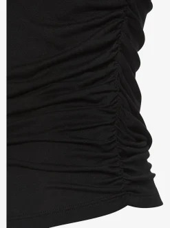 T-shirt un basique tendance