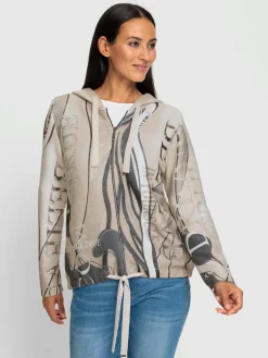 Veste à capuche en tricot motif maille moderne