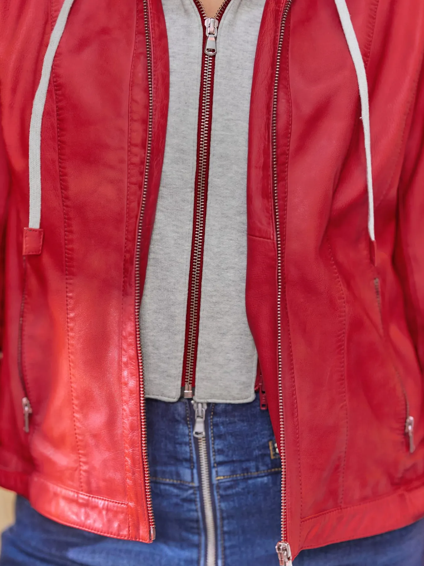 Veste en cuir capuche amovible