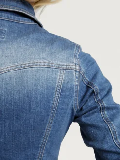 Veste en jean effet délavé et usé