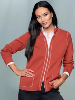 Veste en tricot couture overlock