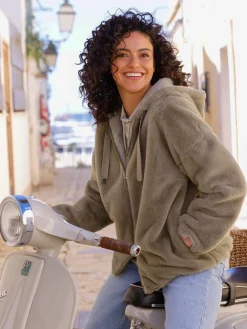 Veste imitation fourrure allure tendance