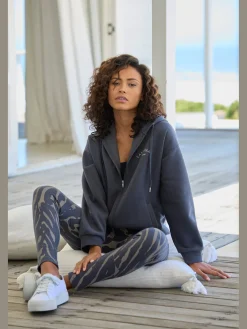 Veste sweat à capuche réglable