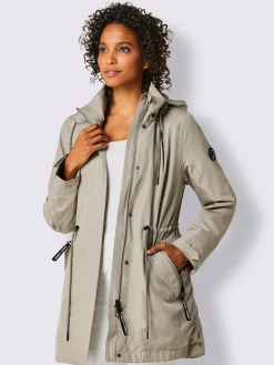 Veste technique produit de façon écologique avec des membranes et laminés recyclables